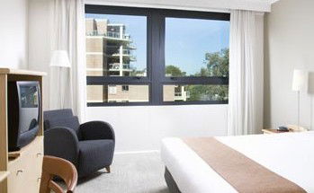 Pacific International Suites Parramatta - SA Accommodation 3