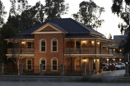 Carlyle Suites  Apartments - SA Accommodation