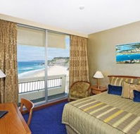 Quality Hotel Noahs on the Beach - SA Accommodation