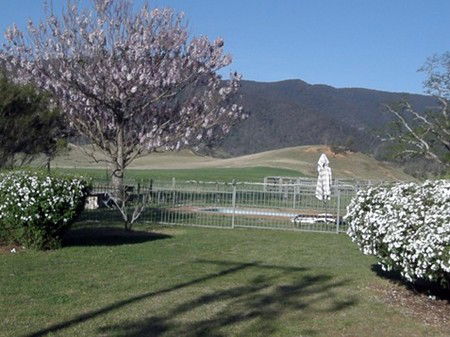 Jinden NSW SA Accommodation