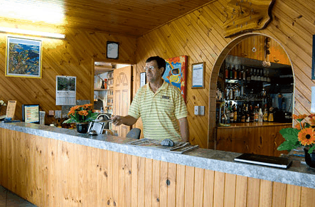 Barrier Reef Motel - SA Accommodation 5