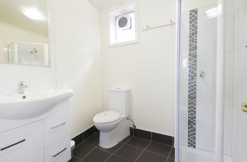 Graham Court Apartments - SA Accommodation 4