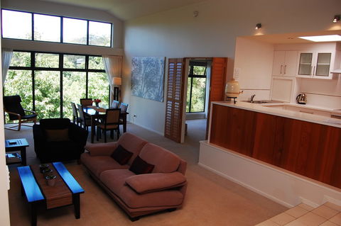 Sketches Mountain Resort - SA Accommodation 5