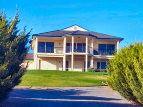Serenity At Carrickalinga - SA Accommodation 0
