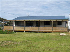 Surfin Sceales Beach House - SA Accommodation 0