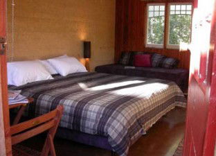 Red Poles - SA Accommodation 3