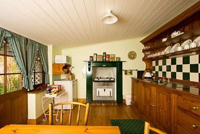 Sarah's Cottage - SA Accommodation 5