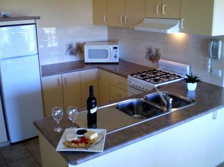 Lake View Apartments - SA Accommodation 5