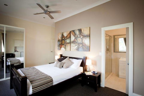 Balcony On Sixth Lodge - SA Accommodation 4