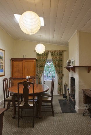 Stirling House - SA Accommodation 5