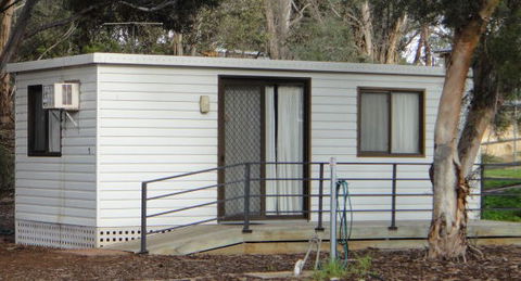Long Island Caravan Park Cabins - SA Accommodation 1