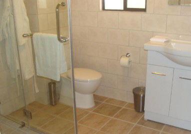 Luxury Vineyard Cottage On Pike River, Lyrup - SA Accommodation 4
