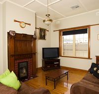 Semaphore Beach House - SA Accommodation