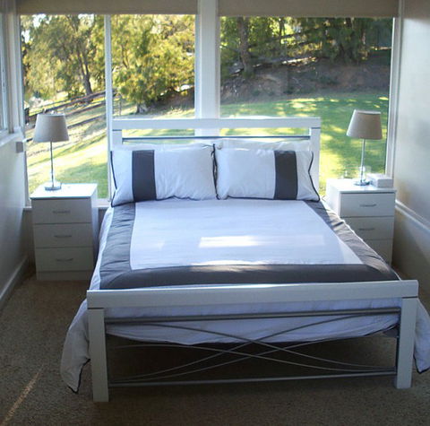 Riverfront Holiday House - SA Accommodation 4
