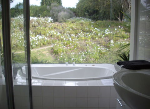 Riverfront Holiday House - SA Accommodation 9