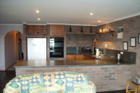 Three Hut Point Waterfront Accommodation - SA Accommodation 0
