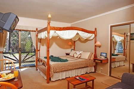 Fox And Hounds Inn - SA Accommodation 3