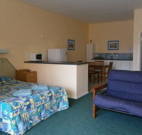 Penguin Holiday Apartments - SA Accommodation