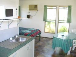Gee Dees Family Cabins - SA Accommodation 1
