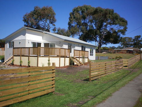 Waterside Accommodation - SA Accommodation 0