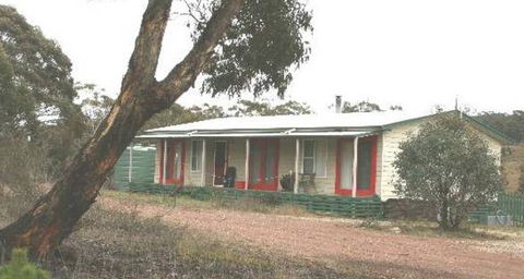 Christmas Tree Cottage - SA Accommodation 0