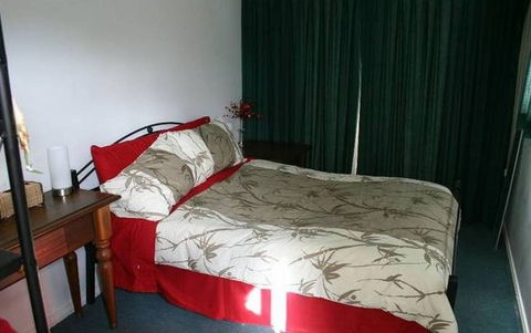 Christmas Tree Cottage - SA Accommodation 2