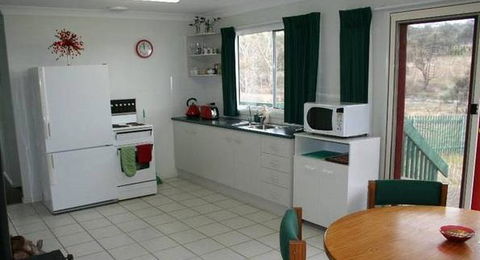 Christmas Tree Cottage - SA Accommodation 3