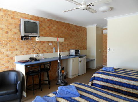 Club Motel Tumbarumba - SA Accommodation 3