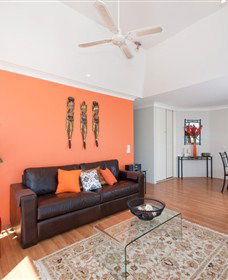 Magnus Street Treetops - SA Accommodation 3