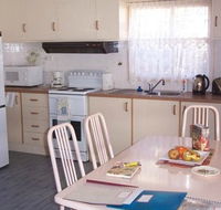 Azalea Cottage - SA Accommodation