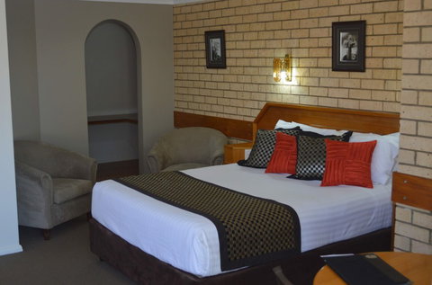 Hilltops Retreat Motor Inn - SA Accommodation 4