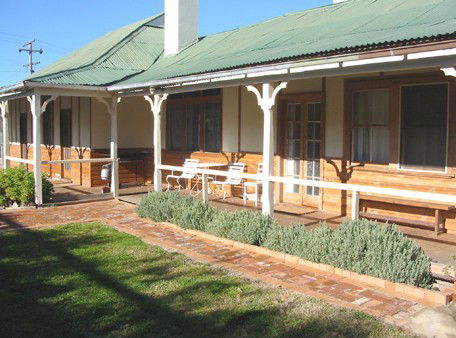 Gundagai Historic Cottages Bed And Breakfast - SA Accommodation 0