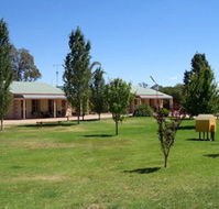 Narrandera Caravan Park - SA Accommodation