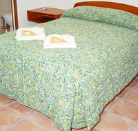 R  R  Woodgate Beach - SA Accommodation