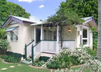 Flora Alba Cottage And Jacaranda On Pallas - SA Accommodation 4