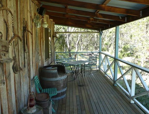 Possums Hollow And Hooters Hut - SA Accommodation 4