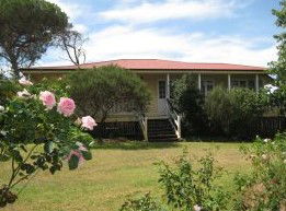 Hope Cottage Country Retreat At Assmanshausen Winery - SA Accommodation 4