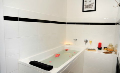 Clouds, Silver Lining And Old St Johns Church Beechmont - SA Accommodation 2