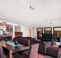 Reflection on the Sea - SA Accommodation