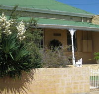 Amalie Cottage Waikerie - SA Accommodation