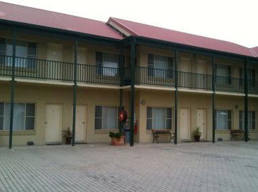 Golden Guitar Motor Inn - SA Accommodation 1