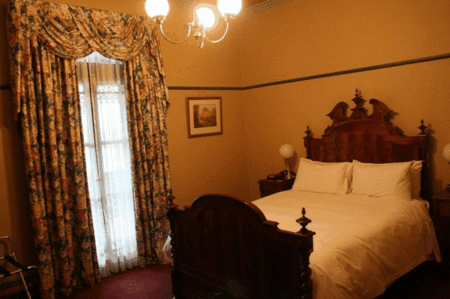 The Yarra Glen Grand Hotel - SA Accommodation 2