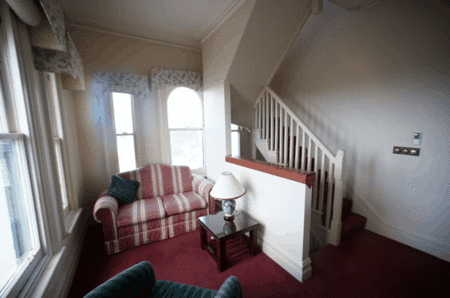 The Yarra Glen Grand Hotel - SA Accommodation 3