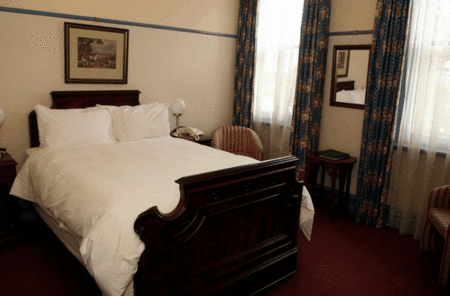 The Yarra Glen Grand Hotel - SA Accommodation 5