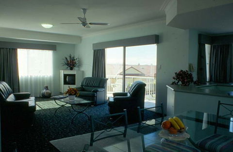 Runaway Bay Motor Inn - SA Accommodation 4