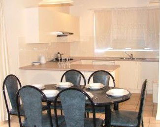 Manly Seaside Holiday Apartments - SA Accommodation 2