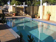 Blue Violet Motor Inn - SA Accommodation 1