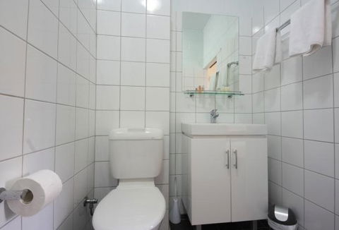 Coconut Grove Holiday Apartments - SA Accommodation 4
