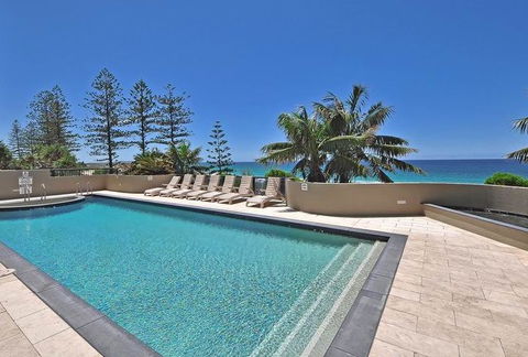 Clubb Coolum Beach - SA Accommodation 1