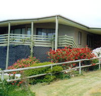 Currawong Holiday Home - SA Accommodation